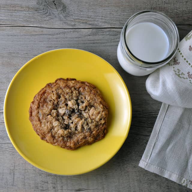 Double Oatmeal Raisin Cookies