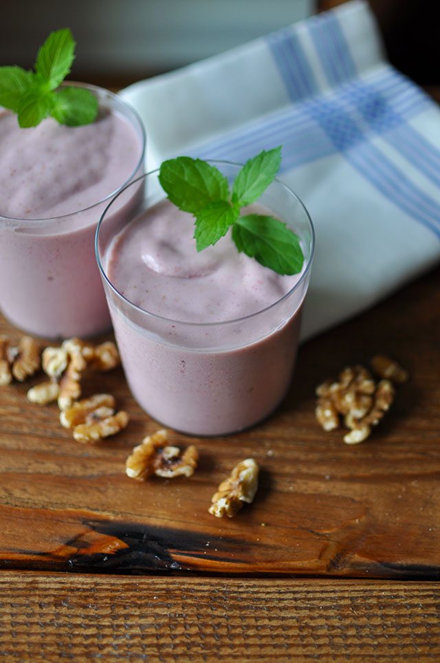 Strawberry Milk and Walnut Smoothie