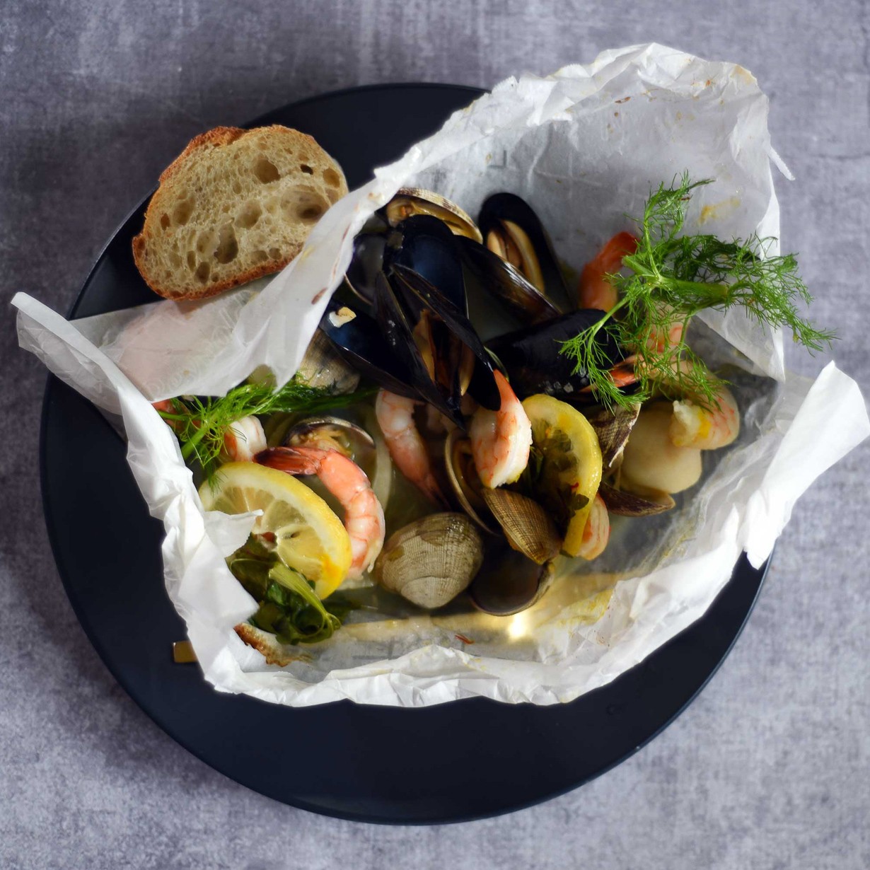 Fruit De Mer En Papillote