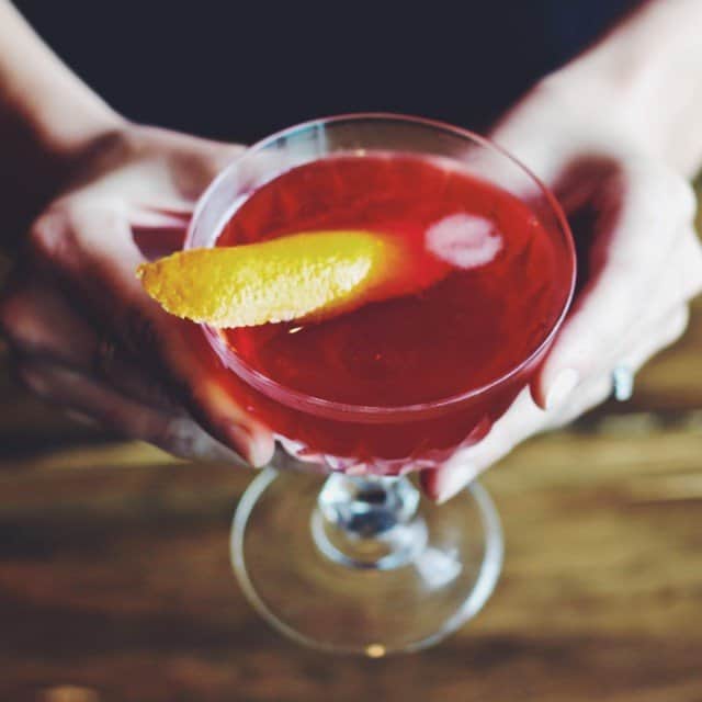 Home Bar: Seelbach Cocktail